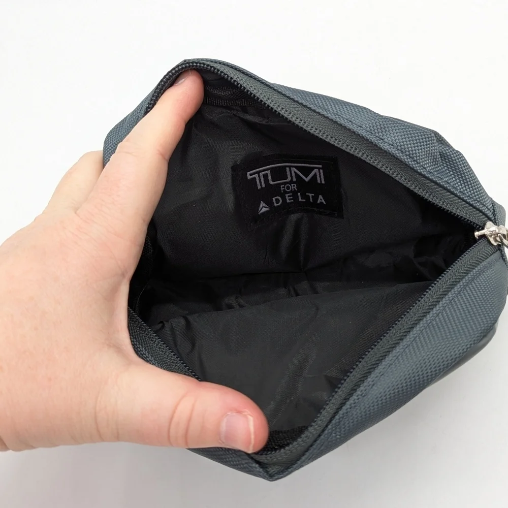 ✨3/$15 Tumi For Delta Small Grey Zip Up Toiletries Bag